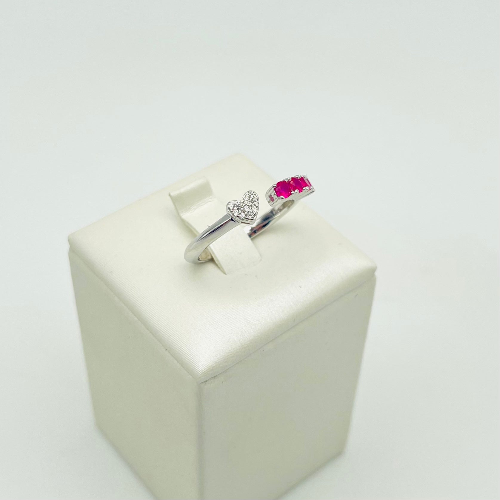 ANELLO CUORE E PIETRE