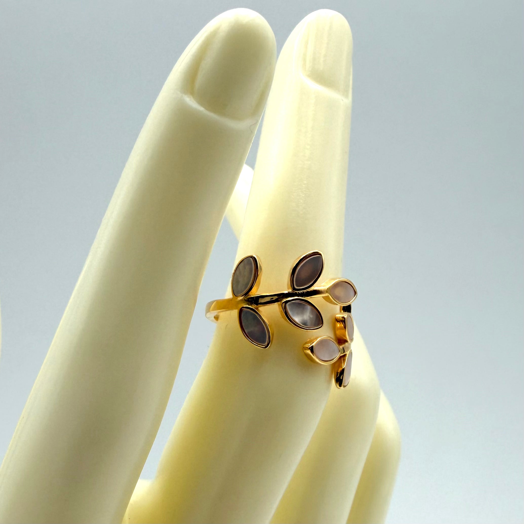 ANELLO MADREPERLA FIORE 108HB