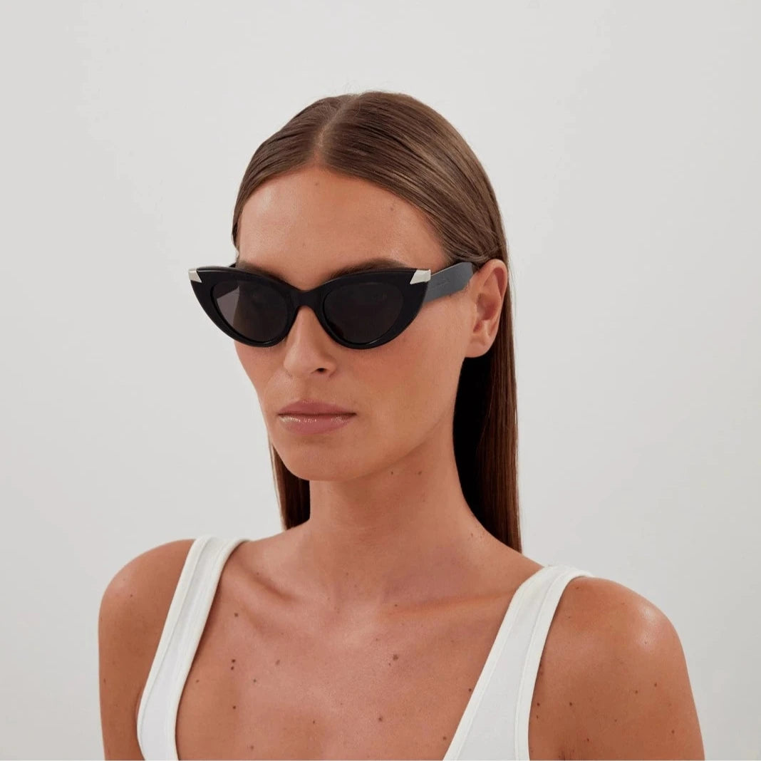 ALEXANDER McQUEEN AM0442S (001-BLACK)